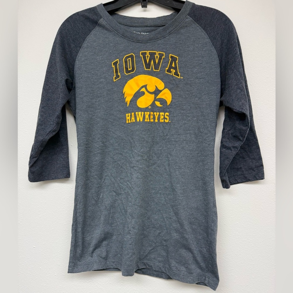 Colosseum Women’s  Iowa Hawkeyes Gray and Yellow Raglan Tee